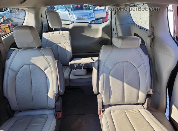 2C4RC1EG7HR587485 2017 CHRYSLER PACIFICA Burgundy Rear seats view