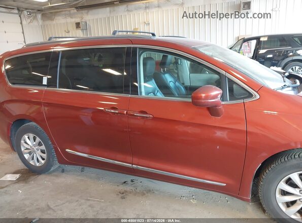 2C4RC1EG7JR154996 2018 CHRYSLER PACIFICA Orange უკანა სალონის ხედი