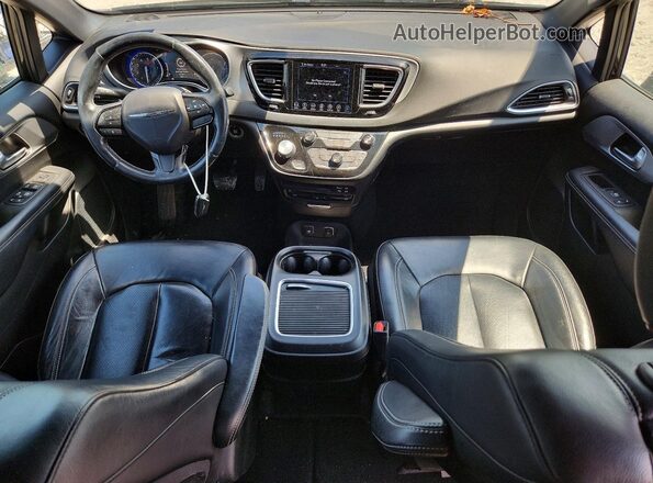 2C4RC1EG7JR168249 2018 CHRYSLER PACIFICA Черный Вид панели приборов