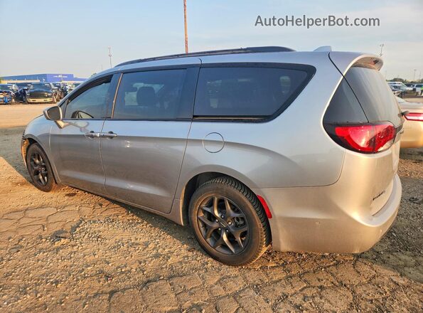 2C4RC1EG7KR590135 2019 CHRYSLER PACIFICA Silver Trasero izquierdo