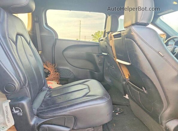 2C4RC1EG7KR590135 2019 CHRYSLER PACIFICA Silver Vista de los asientos traseros
