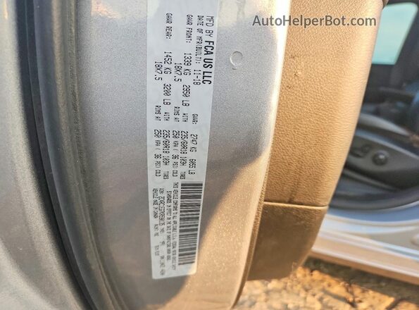 2C4RC1EG7KR590135 2019 CHRYSLER PACIFICA Silver Vista del compartimento del motor
