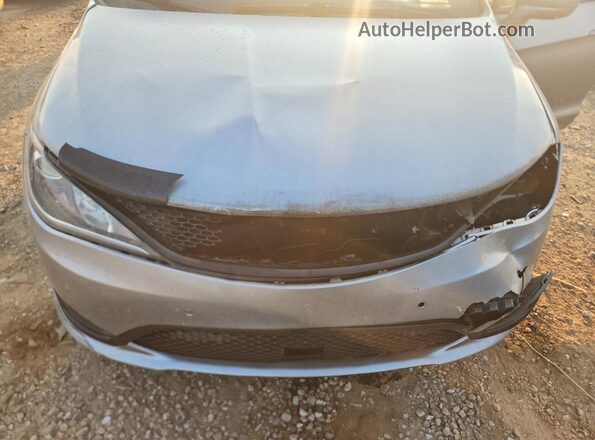 2C4RC1EG7KR590135 2019 CHRYSLER PACIFICA Silver Vista interior trasera