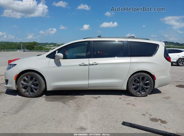 2C4RC1EG7KR733536 2019 CHRYSLER PACIFICA Бежевый Панорамный вид салона 360°