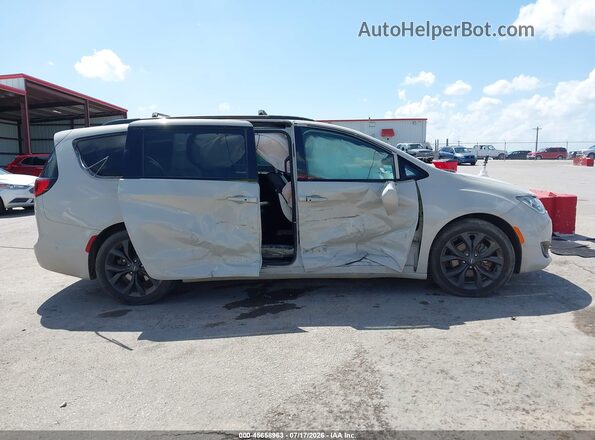 2C4RC1EG7KR733536 2019 CHRYSLER PACIFICA Бежевый Вид задней части салона