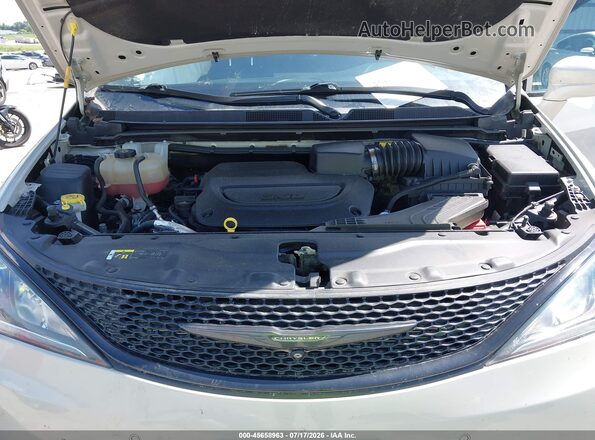 2C4RC1EG7KR733536 2019 CHRYSLER PACIFICA Бежевый Вид сзади