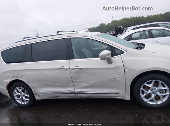 2C4RC1EG8HR635530 2017 CHRYSLER PACIFICA Tan Սալոնի հետևի տեսք