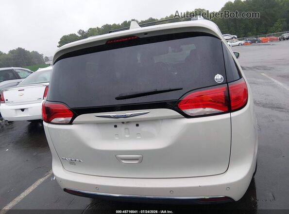 2C4RC1EG8HR635530 2017 CHRYSLER PACIFICA Tan 