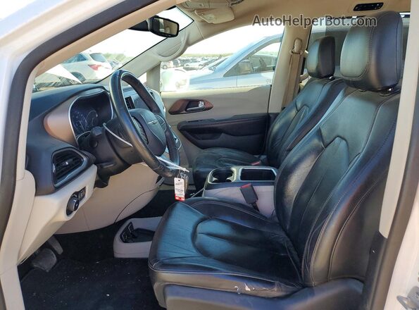 2C4RC1EG8HR782267 2017 CHRYSLER PACIFICA White Սալոնի դիմացի տեսք