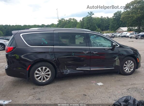 2C4RC1EG8JR139603 2018 CHRYSLER PACIFICA Black Rear interior view