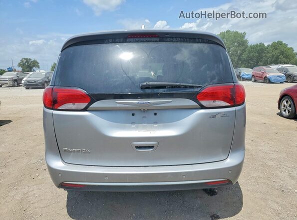 2C4RC1EG8JR158135 2018 CHRYSLER PACIFICA Silver Widok z tyłu