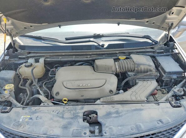 2C4RC1EG8JR158135 2018 CHRYSLER PACIFICA Silver Widok komory silnika