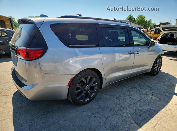 2C4RC1EG8JR228961 2018 CHRYSLER PACIFICA Silver Հետևի աջ
