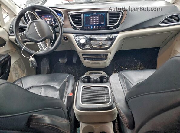 2C4RC1EG8JR235392 2018 CHRYSLER PACIFICA Black Vista del salpicadero