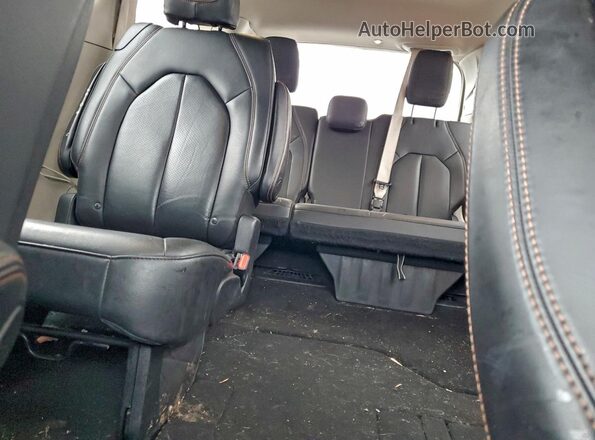 2C4RC1EG8JR235392 2018 CHRYSLER PACIFICA Black Vista de los asientos traseros