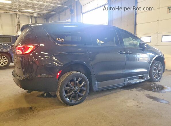 2C4RC1EG8JR263631 2018 CHRYSLER PACIFICA Черный Задняя правая четверть