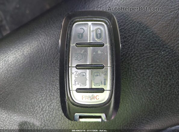 2C4RC1EG9HR525005 2017 CHRYSLER PACIFICA Бордовый Вид панели приборов
