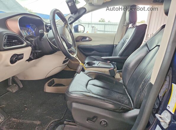 2C4RC1EG9HR669802 2017 CHRYSLER PACIFICA Blue წინა სალონის ხედი