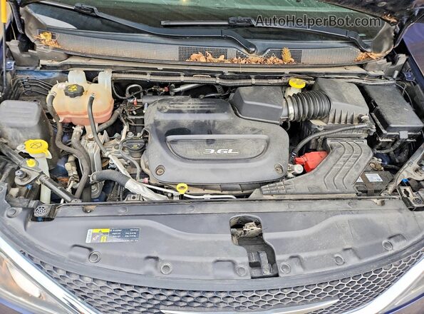 2C4RC1EG9HR669802 2017 CHRYSLER PACIFICA Blue ძრავის განყოფილების ხედი