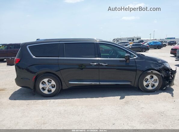 2C4RC1EG9HR683988 2017 CHRYSLER PACIFICA Black Rear interior view