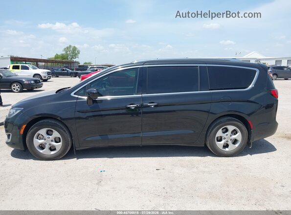 2C4RC1EG9HR683988 2017 CHRYSLER PACIFICA Black 360 interior view