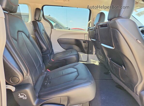 2C4RC1EG9HR729092 2017 CHRYSLER PACIFICA Black Widok wnętrza z tyłu