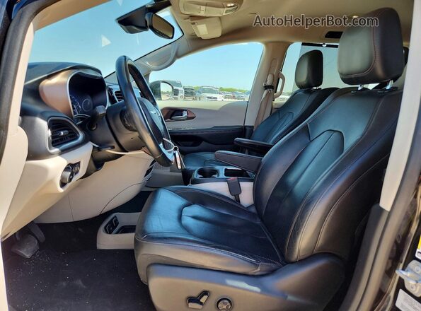 2C4RC1EG9HR729092 2017 CHRYSLER PACIFICA Black Widok wnętrza z przodu