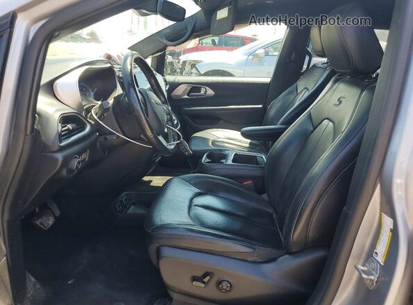 2C4RC1EG9LR250731 2020 CHRYSLER PACIFICA Silver Front interior view
