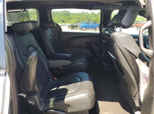 2C4RC1EG9LR250731 2020 CHRYSLER PACIFICA Silver Rear interior view
