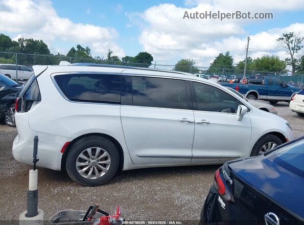 2C4RC1EGXJR295125 2018 CHRYSLER PACIFICA White Widok wnętrza 360 stopni