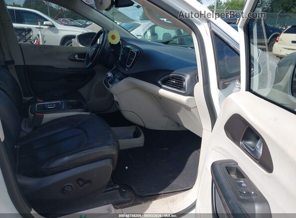 2C4RC1EGXJR295125 2018 CHRYSLER PACIFICA White Widok wnętrza z przodu