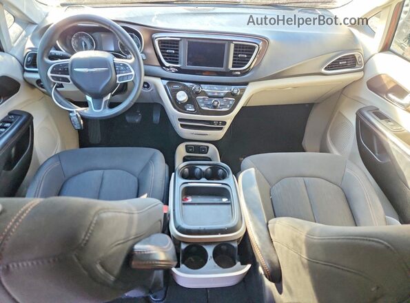 2C4RC1FG0JR117884 2018 CHRYSLER PACIFICA Burgundy Vista del salpicadero