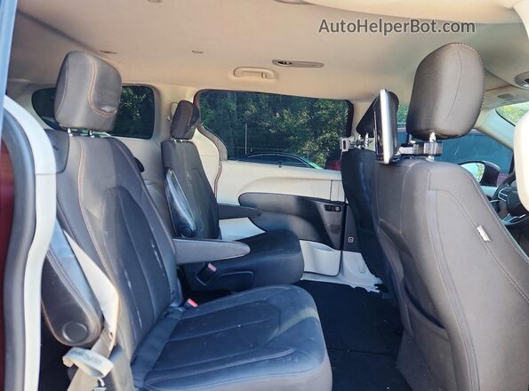 2C4RC1FG0JR117884 2018 CHRYSLER PACIFICA Burgundy Vista interior trasera