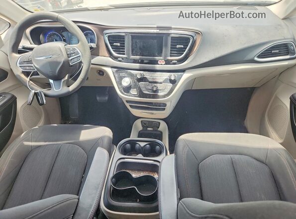 2C4RC1FG0JR125550 2018 CHRYSLER PACIFICA White Вид панелі приладів