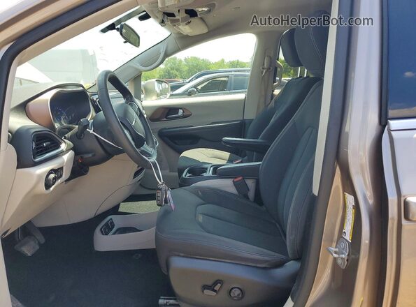 2C4RC1FG1JR316667 2018 CHRYSLER PACIFICA Желто-коричневый Вид салона спереди