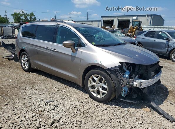 2C4RC1FG1JR316667 2018 CHRYSLER PACIFICA Желто-коричневый Передняя правая четверть
