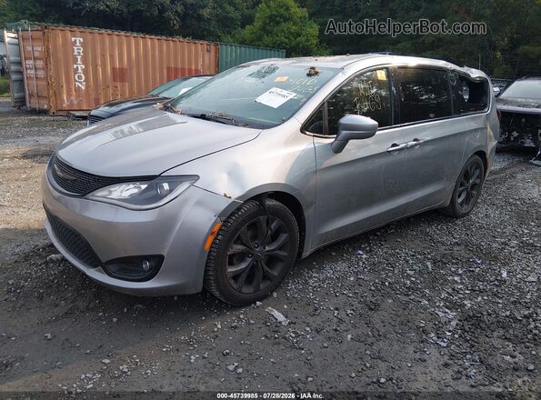 2C4RC1FG2JR358281 2018 CHRYSLER PACIFICA Silver Передня ліва чверть