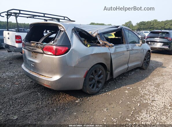 2C4RC1FG2JR358281 2018 CHRYSLER PACIFICA Silver Задня права чверть