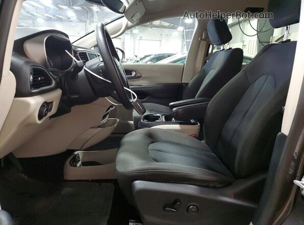 2C4RC1FG2LR158732 2020 CHRYSLER PACIFICA Gray Widok wnętrza z przodu