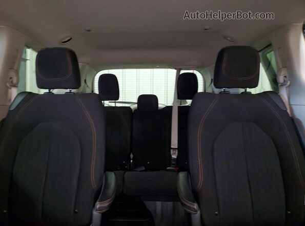 2C4RC1FG2LR158732 2020 CHRYSLER PACIFICA Gray Widok tylnych siedzeń