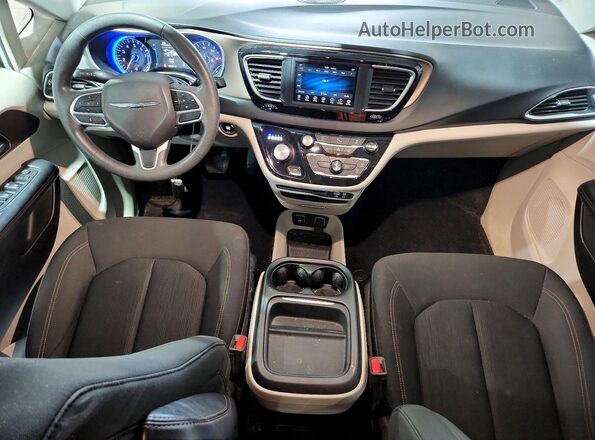 2C4RC1FG4JR125938 2018 CHRYSLER PACIFICA White Вид панелі приладів