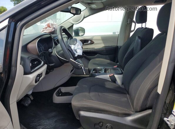 2C4RC1FG4JR125972 2018 CHRYSLER PACIFICA Black Front interior view
