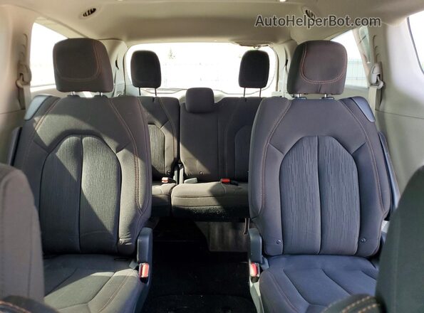 2C4RC1FG4JR277881 2018 CHRYSLER PACIFICA Red Rear seats view