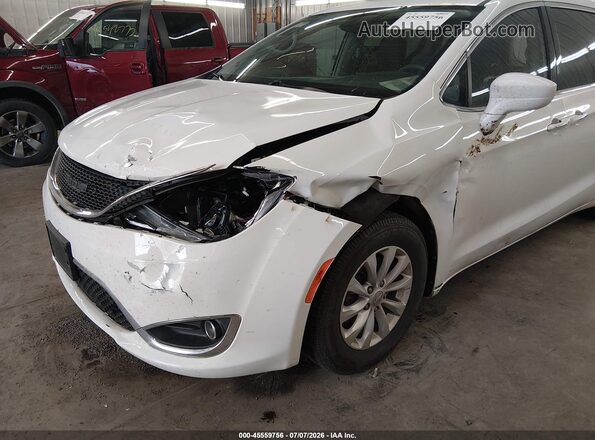 2C4RC1FG4JR278870 2018 CHRYSLER PACIFICA White Widok z przodu