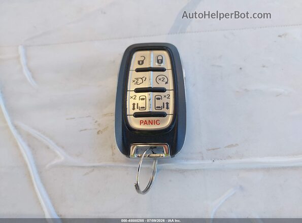 2C4RC1FG4KR508389 2019 CHRYSLER PACIFICA Красный Вид панели приборов