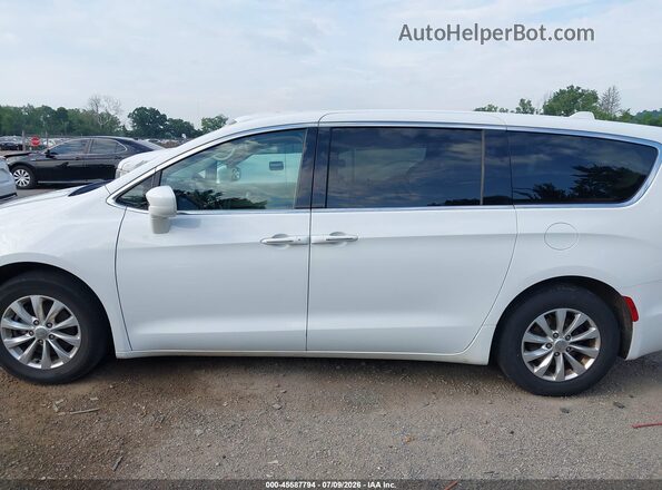 2C4RC1FG5JR188885 2018 CHRYSLER PACIFICA White Սալոնի 360 աստիճան տեսք