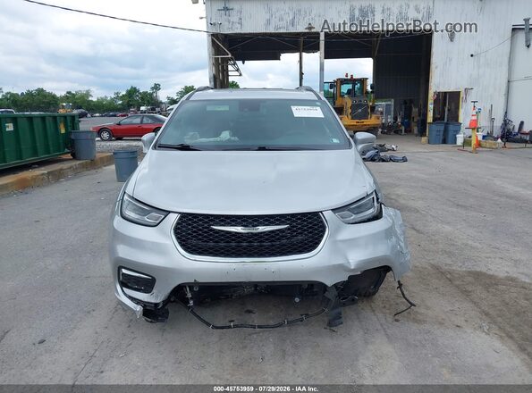 2C4RC1FG5NR135528 2022 CHRYSLER PACIFICA Silver Vista interior trasera
