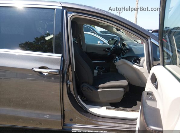 2C4RC1FG6JR315871 2018 CHRYSLER PACIFICA Gray Widok wnętrza z przodu