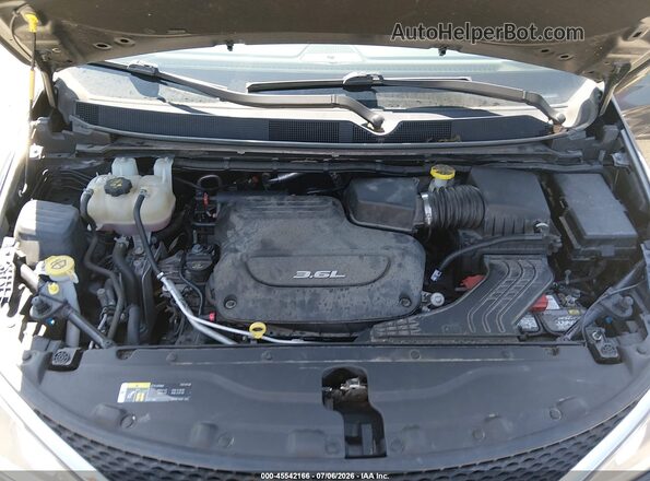 2C4RC1FG6JR315871 2018 CHRYSLER PACIFICA Gray Widok z tyłu