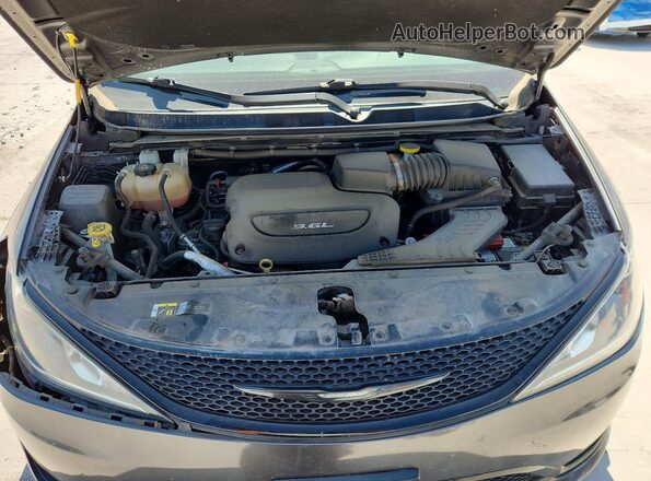 2C4RC1FG7JR361936 2018 CHRYSLER PACIFICA Gray Widok komory silnika